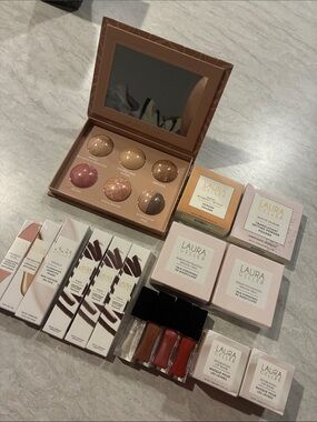 Laura Geller Baked Face Palette & Makeup